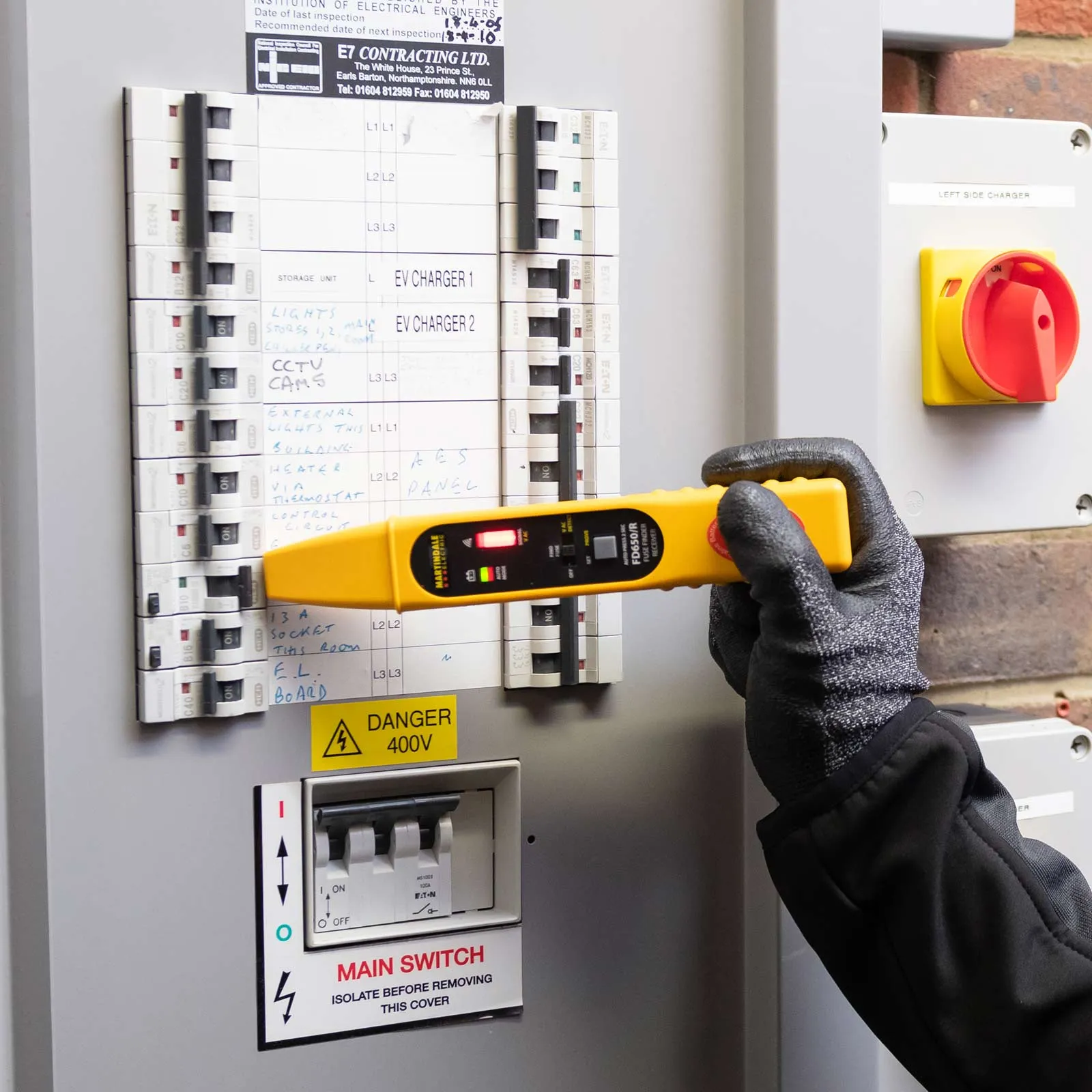 FD650 receiver scanning distribution board to identify live circuit breaker